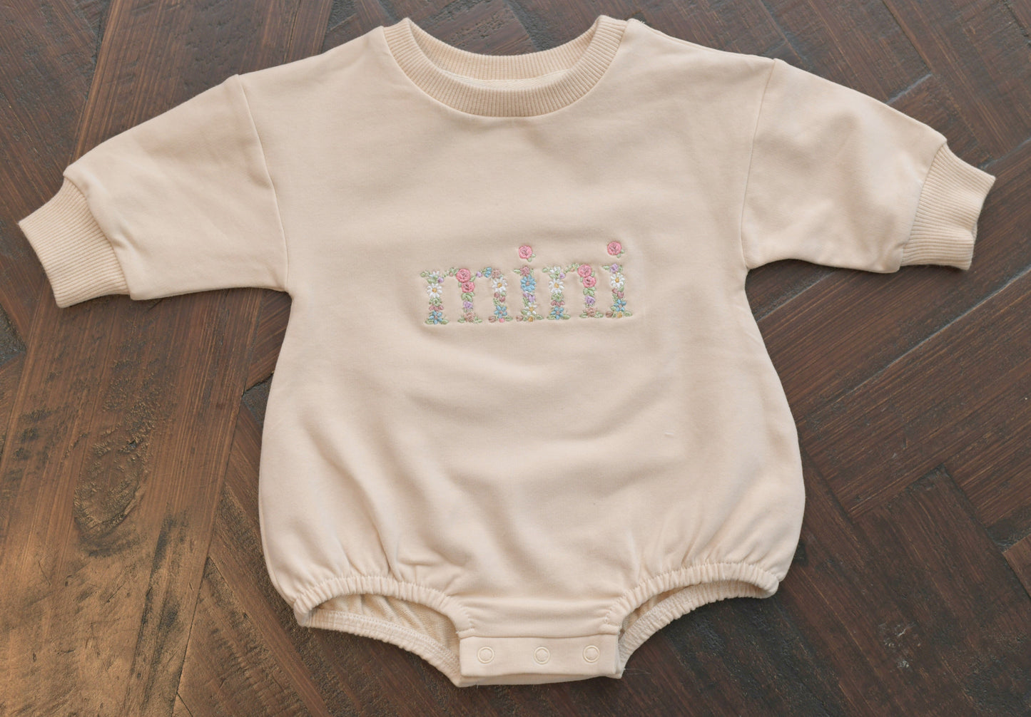 Matching mama and mini sweatshirt, embroidered mama and mini sweasthirt