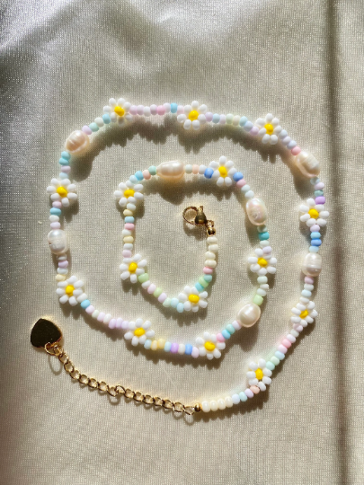 Freshwater Pearls with multi-color Daisy Flower Choker