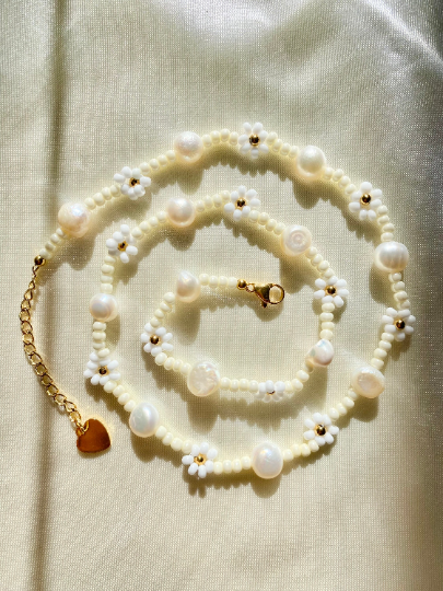 White Daisy Flower Beaded Necklace with Freshwater Pearls